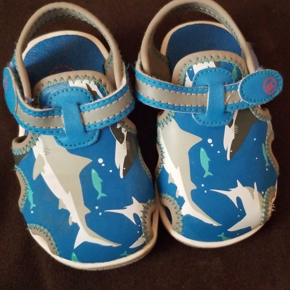Stride Rite boys shark sandles